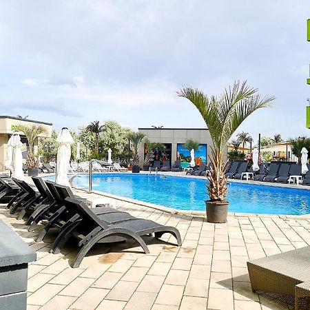 Sunrise King Studio Spa N Pool Beach Resort Năvodari Kültér fotó